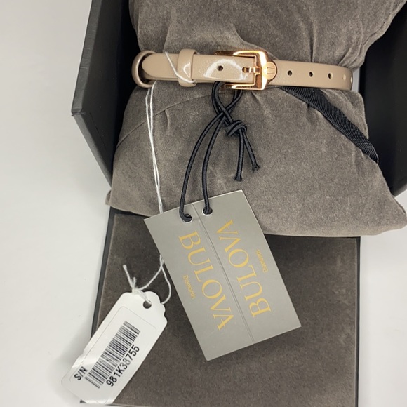 NIB Bulova x Disney Cinderella Coach Watch - Picture 6 of 7